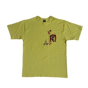 Vintage 1997 Warner Bros. Looney Tunes Wile E. Coyote Pocket T-Shirt Green Med